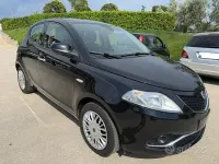 Usata Lancia Ypsilon Gold 69 CV (50 kW) 2016 Nero Utilitaria