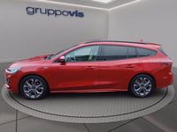 Usata Ford Focus ST-Line X 125 CV (91 kW) 2022 Fantastic red Station wagon