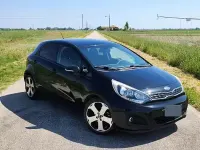 Usata Kia Rio 90 CV (66 kW) 2013 Nero Berlina