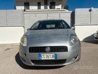 Usata Fiat Grande Punto Dynamic 75 CV (55 kW) 2006 Grigio Utilitaria