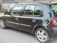 Usata Renault Clio 82 CV (60 kW) 2004 Nero Utilitaria