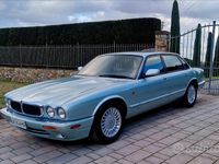 Usata Jaguar XJ8 237 CV (174 kW) 1998 Argento Berlina