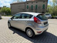 Usata Ford Fiesta 69 CV (50 kW) 2015 Argento Utilitaria