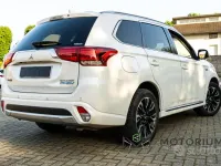 Usata Mitsubishi Outlander P-HEV Instyle 121 CV (88 kW) 2018 Bianco SUV