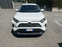 Usata Toyota RAV4 Hybrid Active 178 CV (130 kW) 2019 Bianco SUV
