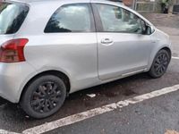 Begagnad Toyota Yaris 90 HK (66 kW) 2007 Grå Sedan