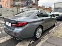 Usata BMW 545e M Sport 286 CV (210 kW) 2021 Bluestone metallic Berlina