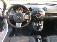 Usata Mazda 2 Independence 90 CV (66 kW) 2009 Bianco Utilitaria