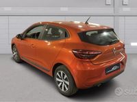 Usata Renault Clio V Evolution 67 CV (49 kW) 2023 Arancione Berlina