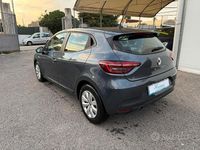 Usata Renault Clio V Life 101 CV (74 kW) 2021 Grigio Berlina
