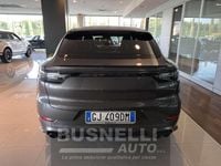 Usata Porsche Cayenne Sport 462 CV (339 kW) 2022 Grigio quarzite SUV