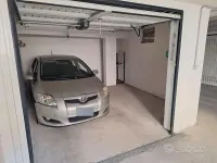 Usata Toyota Auris 90 CV (66 kW) 2010 Grigio Utilitaria