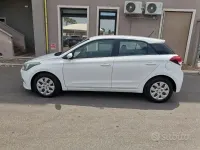 Usata Hyundai i20 Classic 84 CV (61 kW) 2015 Bianco Utilitaria