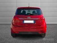 Usata Kia Venga 90 CV (66 kW) 2016 Rosso Utilitaria