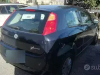 Usata Fiat Grande Punto 75 CV (55 kW) 2006 Bluazzurro Utilitaria