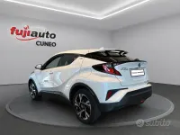Usata Toyota C-HR Trend 122 CV (89 kW) 2022 Pearl white SUV
