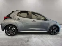 Nuova Toyota Yaris Hybrid Premium 129 CV (94 kW) 2026 Grigio Berlina