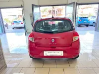 Usata Renault Clio II Luxe 105 CV (77 kW) 2010 Rosso Berlina