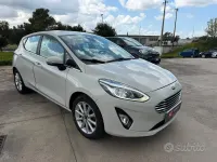Usata Ford Fiesta Titanium 86 CV (63 kW) 2020 Bianco Utilitaria