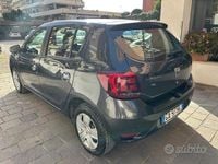 Usata Dacia Sandero Comfort 75 CV (55 kW) 2020 Grigio Utilitaria