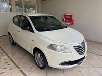 Usata Lancia Ypsilon Gold 69 CV (50 kW) 2013 Bianco Utilitaria