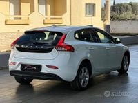 Usata Volvo V40 Business Edition 120 CV (88 kW) 2017 Bianco Berlina