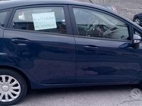 Usata Ford Fiesta 75 CV (55 kW) 2016 Blu Berlina