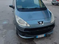 Usata Peugeot 1007 68 CV (50 kW) 2005 Monovolume