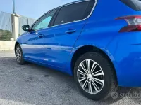 Usata Peugeot 308 Allure 130 CV (95 kW) 2021 Blu Berlina