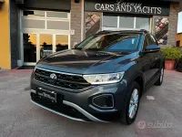 Usata VW T-Roc 150 CV (110 kW) 2023 Grigio SUV