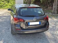 Usata Opel Astra 110 CV (80 kW) 2011 Grigio Station wagon