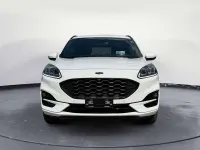 Usata Ford Kuga ST-Line 224 CV (164 kW) 2023 Frozen white SUV