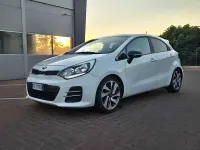 Usata Kia Rio 83 CV (61 kW) 2016 Bianco Utilitaria
