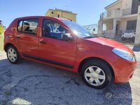 Usata Dacia Sandero 75 CV (55 kW) 2010 Rosso Berlina