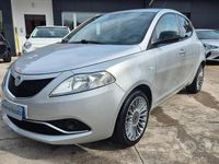 Usata Lancia Ypsilon Gold 69 CV (50 kW) 2017 Grigio Utilitaria