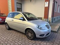 Usata Lancia Ypsilon 75 CV (55 kW) 2011 Argento Utilitaria