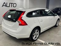 Usata Volvo V60 Kinetic 120 CV (88 kW) 2017 Bianco Station wagon