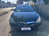 Usata Opel Astra 110 CV (80 kW) 2011 Nero Station wagon