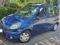 Usata Toyota Yaris Verso Sol 86 CV (63 kW) 2002 Bluazzurro Monovolume