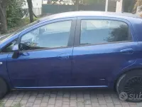 Usata Fiat Grande Punto 65 CV (47 kW) 2007 Bluazzurro Utilitaria