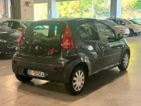 Usata Peugeot 107 68 CV (50 kW) 2007 Grigio Utilitaria