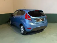 Usata Ford Fiesta Titanium 82 CV (60 kW) 2010 Azzurro Berlina