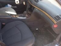 Usata Mercedes E220 150 CV (110 kW) 2003 Blu Berlina