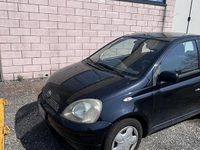Usata Toyota Yaris 68 CV (50 kW) 2001 Nero Berlina