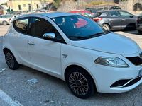 Usata Lancia Ypsilon 69 CV (50 kW) 2014 Bianco Utilitaria