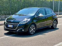Usata Peugeot 208 Allure 75 CV (55 kW) 2018 Nero Utilitaria