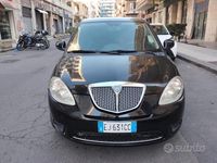 Usata Lancia Ypsilon 75 CV (55 kW) 2011 Nero Utilitaria