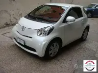 Begagnad Toyota iQ Lounge 68 HK (50 kW) 2014 Vit Halvkombi