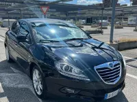 Begagnad Lancia Delta 120 HK (88 kW) 2010 Svart Halvkombi