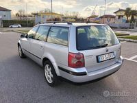 Usata VW Passat 131 CV (96 kW) 2001 Grigio Station wagon